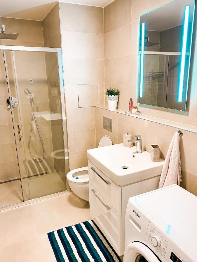 Lovely Studio Apartment, Free Parking 1,55 Hight 布拉格 外观 照片