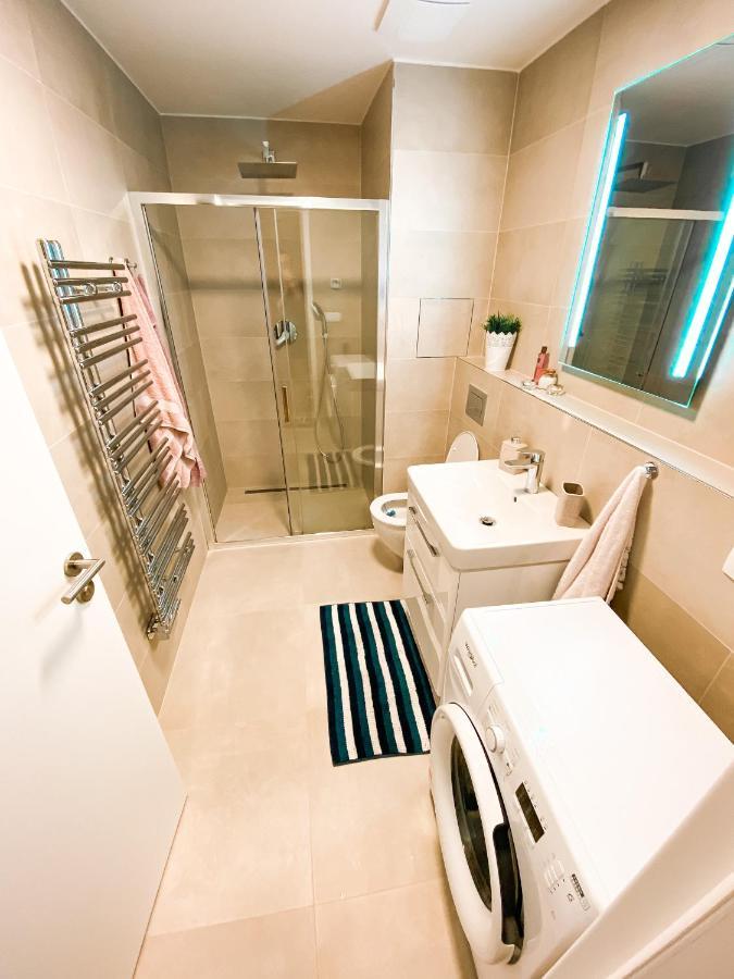 Lovely Studio Apartment, Free Parking 1,55 Hight 布拉格 外观 照片