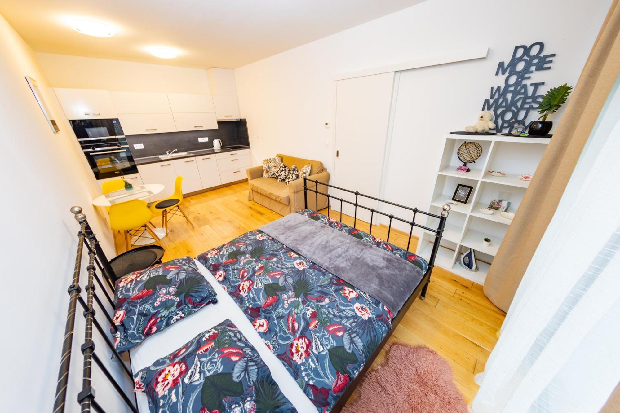 Lovely Studio Apartment, Free Parking 1,55 Hight 布拉格 外观 照片