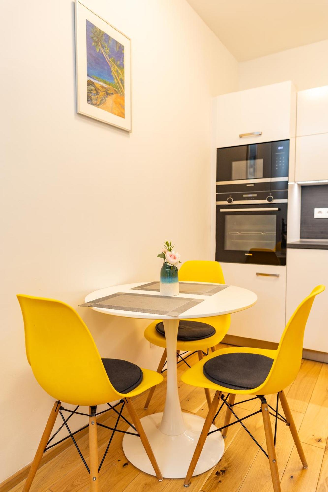 Lovely Studio Apartment, Free Parking 1,55 Hight 布拉格 外观 照片